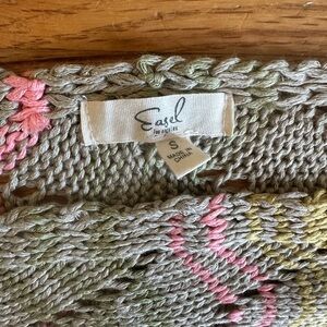 NWOT easel sweater